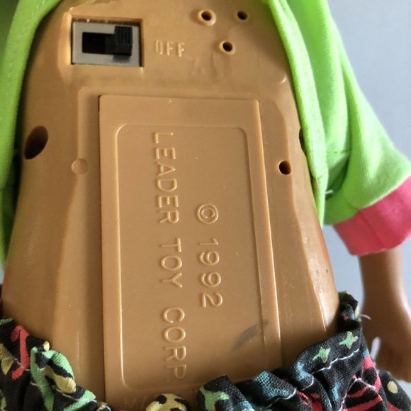 GIRL TROLL DOLL 15 INCH ROLLER SKATING VINTAGE toy Leader Toy Corp (1992) Works - Picture 9 of 9